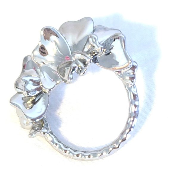 Textured Petal Circle Earrings - Designed in France - Picture 8 of 8